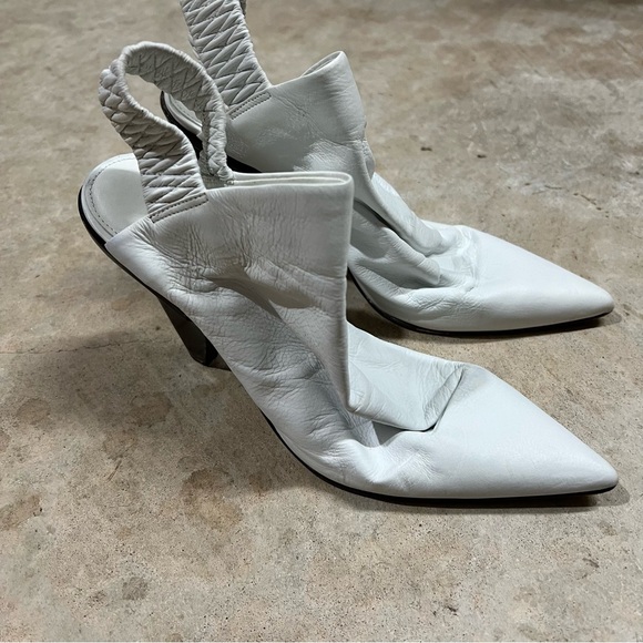 - SIGERSON MORRISON White leather pointed toe sling back heels size 8 - Picture 1 of 16